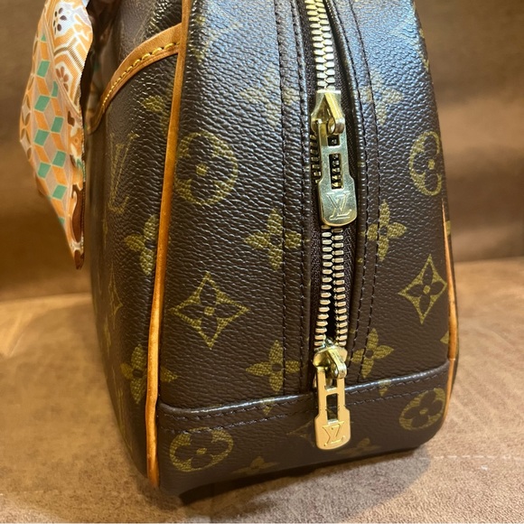 Authentic Vintage Louis Vuitton monogram trouville handbag - Picture 4 of 11